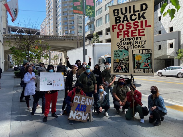 dcmarla's tweet photo. Will the @AirDistrict fulfill its most basic duty to stand up for #cleanair for one million #BayArea residents today? Will they support the creation of jobs cleaning up our air? Or will they side with #Chevron lobbyists? #CatCrackerRule #EnvironmentalJustice #BeyondChevron https://t.co/ntBo0Ao7pF