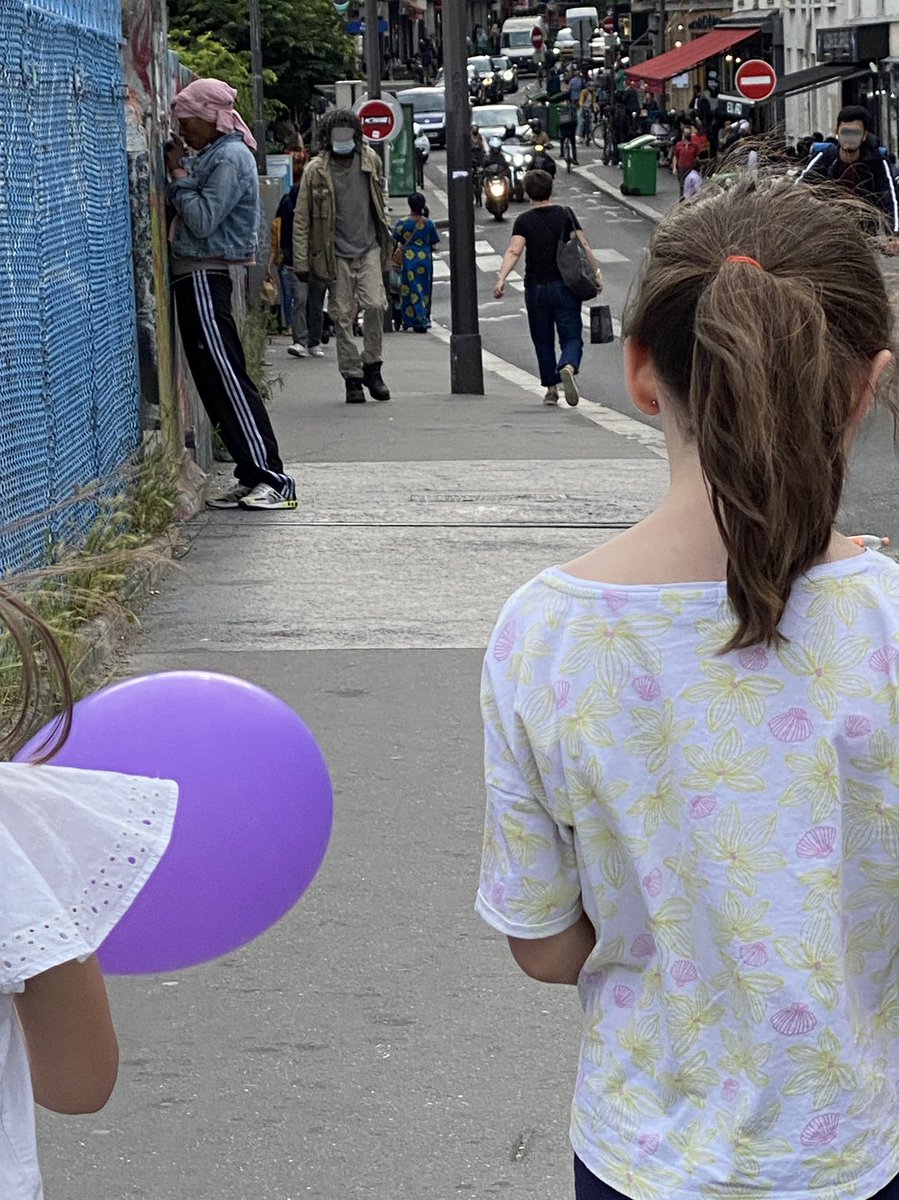 Quoi de neuf ? Et bien aujourd’hui la réalité dans <a href="/mairie18paris/">Mairie 18 Paris</a> @paris, c’est ça. <a href="/EmmanuelMacron/">Emmanuel Macron</a> quelle solution ?