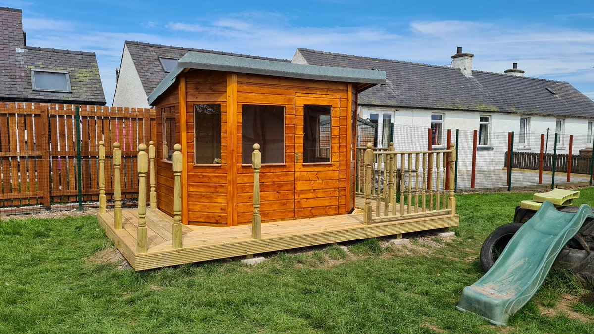 Superb work from the Construction Craft class today. They can now lay decking boards and have started to understand the process of fitting a handrail. Next week should see the project complete. 😀 <a href="/skillsdevscot/">Skills Development Scotland</a> <a href="/1959Bath/">Archie Bathgate</a> <a href="/InverarityPS/">Inverarity Primary School</a> <a href="/brechinhparents/">brechinhparents</a>