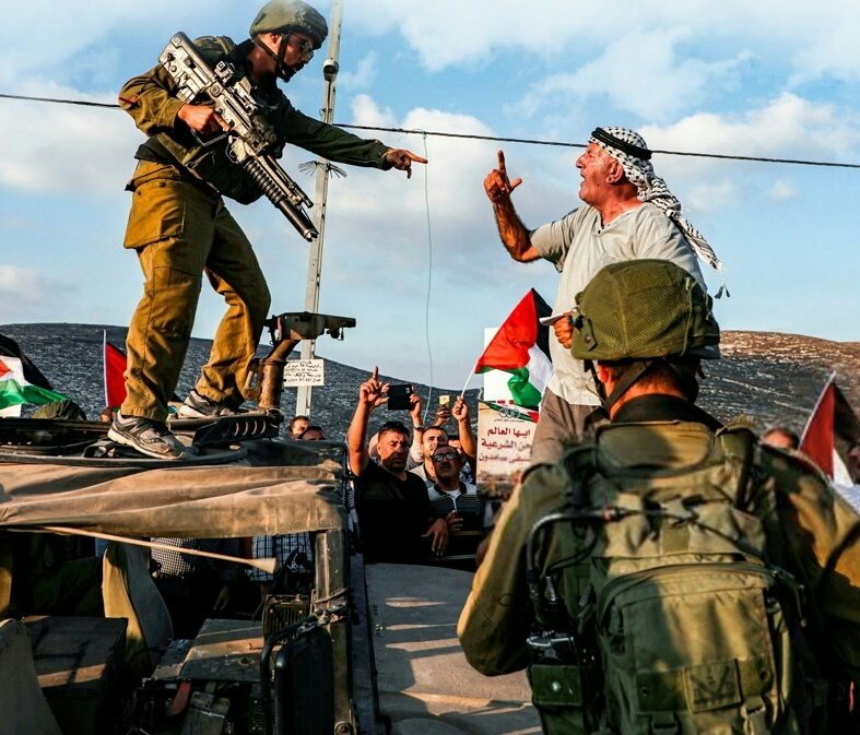 Yüreği soğuyanın, savaşı biter.

| Sezai Karakoç