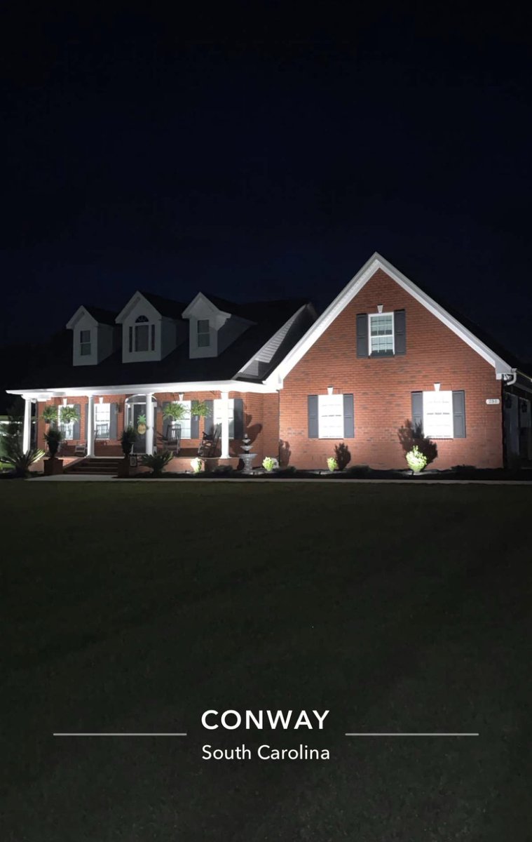 ReggieD71640648's tweet photo. New outdoor lights! https://t.co/lGI5Y9HUJT