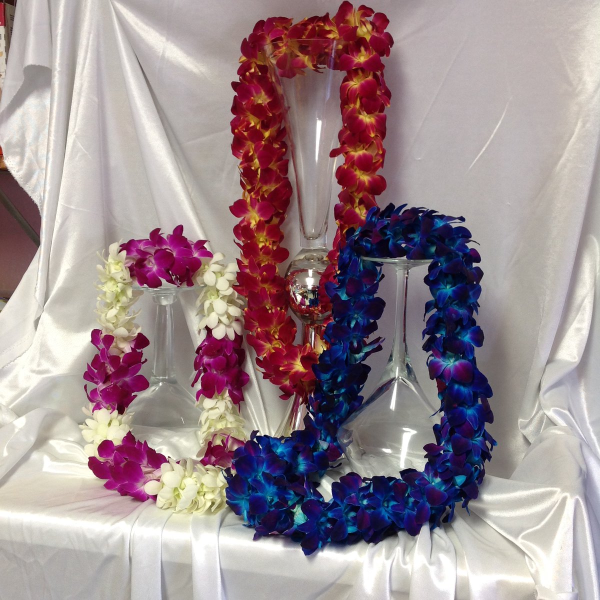 roses_just's tweet photo. Graduation + Orchid Lei = a perfect way to Celebrate your Graduate
We have a few Leis left. Call now to reserve yours. Kennewick 509-783-7673 or Pasco 509-547-5002.
#justrosesflowersandmore #graduation #leis https://t.co/rpJP6TokKp