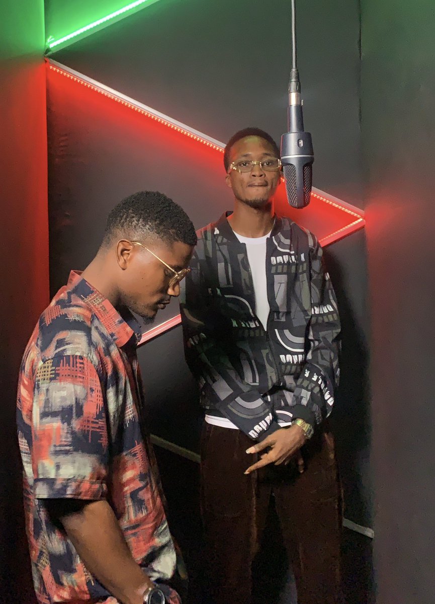 gdelarunsi's tweet image. This time the content wasn’t just from the computer to the internet ❤️😌

I enter road, traffic hold me and hunger finished me 😩

#Lareez #suxcitymember