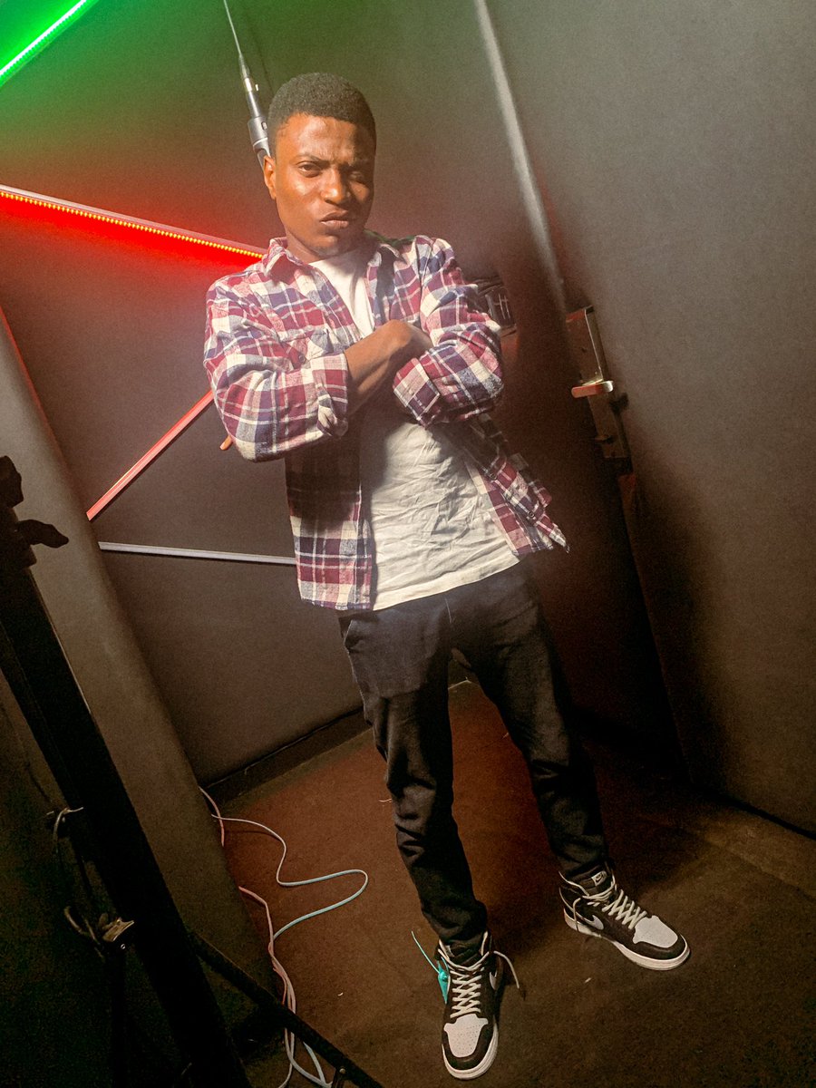 gdelarunsi's tweet image. This time the content wasn’t just from the computer to the internet ❤️😌

I enter road, traffic hold me and hunger finished me 😩

#Lareez #suxcitymember