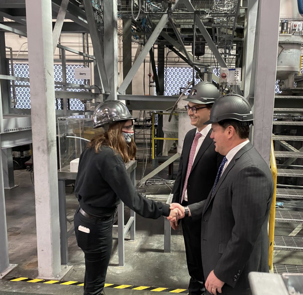 AlliedGraphite's tweet photo. We were proud to host Arizona Governor @dougducey this morning. He had a keen interest in the spirit and initiative that is moving our work forward. #ev #battery #anode #graphitepower #greentech #cleantech #azworks @FirstStrategic https://t.co/l0TP5Nyhu8