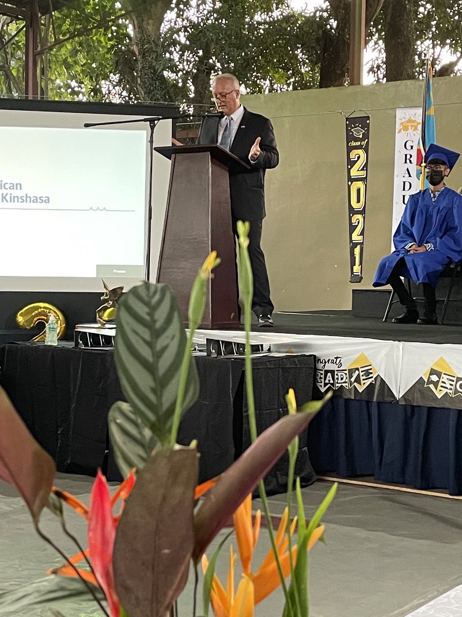 paulabaxter67's tweet image. Grade 12 #graduation ⁦@TASOKinshasa⁩ tonight! Director Dan Mullen, ⁦@USAmbDRC⁩, teacher speaker John Wright &amp;amp; our class of 2021!