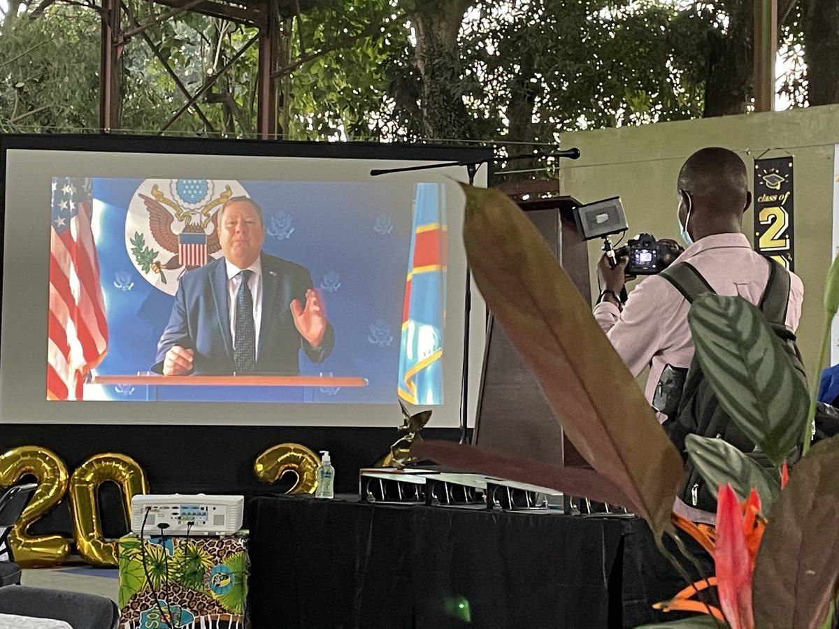 paulabaxter67's tweet image. Grade 12 #graduation ⁦@TASOKinshasa⁩ tonight! Director Dan Mullen, ⁦@USAmbDRC⁩, teacher speaker John Wright &amp;amp; our class of 2021!