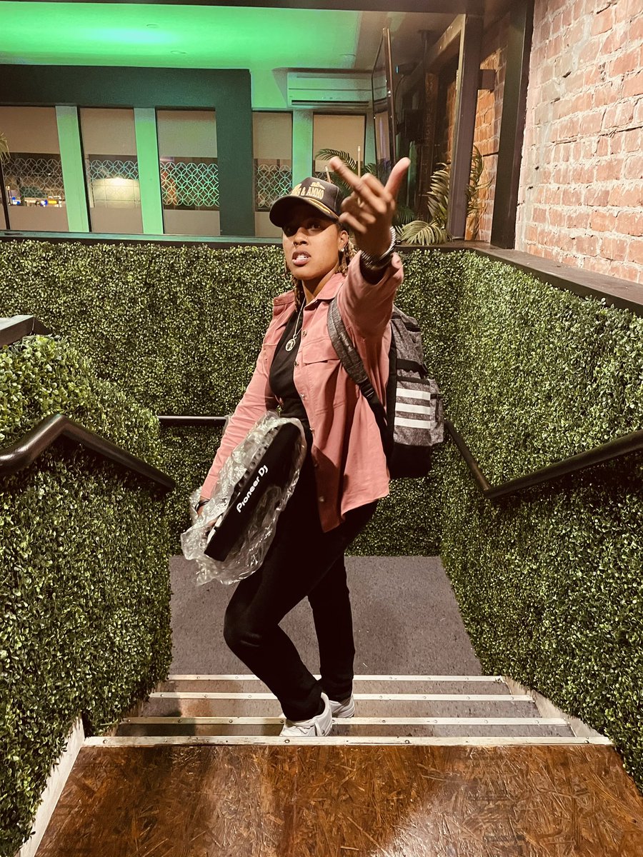 DJSHELLHEART's tweet photo. May was a good ass Month !🎬❤️💰JUNE is going to be even more INSANE ! #djshellheart https://t.co/IT3iOjJlQr