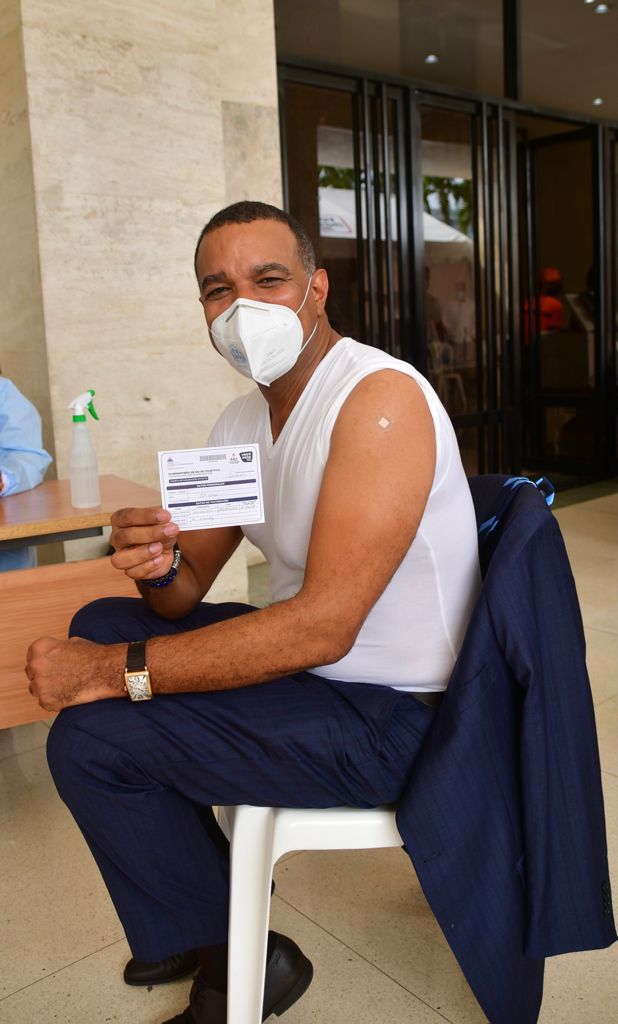 Yo también quiero vivir sin riesgos y retornar a la normalidad.

#Vacúnate 💉 hay suficiente para todos, acude al  centro mas cercano. #VolmamosALaNormalidad #SenaduríadeEspaillat