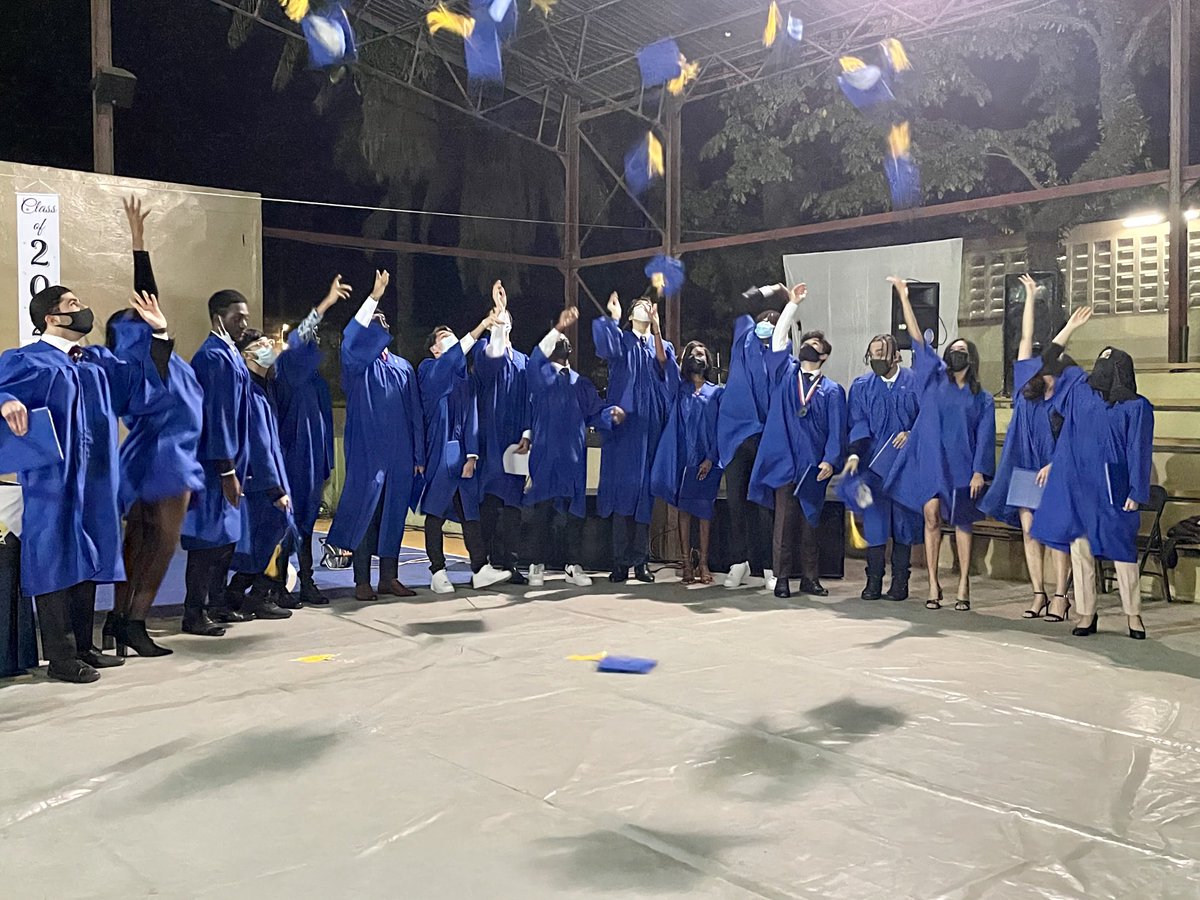 paulabaxter67's tweet image. Our class of 2021 ⁦#graduates ⁦@TASOKinshasa⁩! What an achievement!