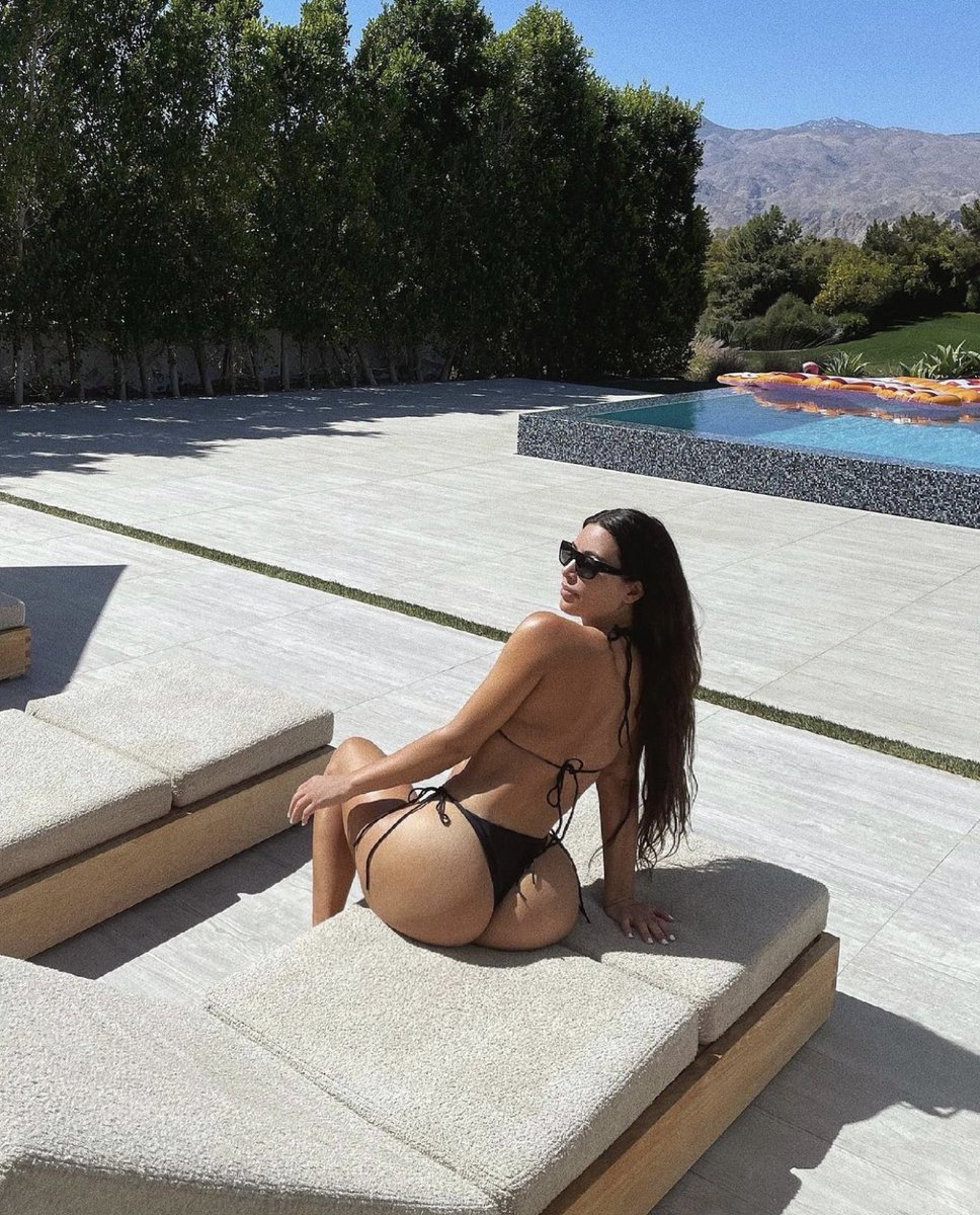 KimKardashian tweet picture