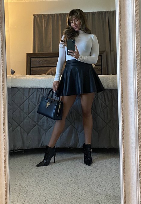 ✈️ NY  🤑 Let&rsquo;s see how many clips you can buy during my 5 hour flight!  https://t.co/2xblUgd3xH  #Femdom<a href="/tag/femdom"class="tags"><span>#femdom</span></a><a href="/tag/findom"class="tags"><span>#findom</span></a><a href="/tag/meangirl"class="tags"><span>#meangirl</span></a><a href="/tag/bootworship"class="tags"><span>#bootworship</span></a><a href="/tag/brattyprincess"class="tags"><span>#brattyprincess</span></a>