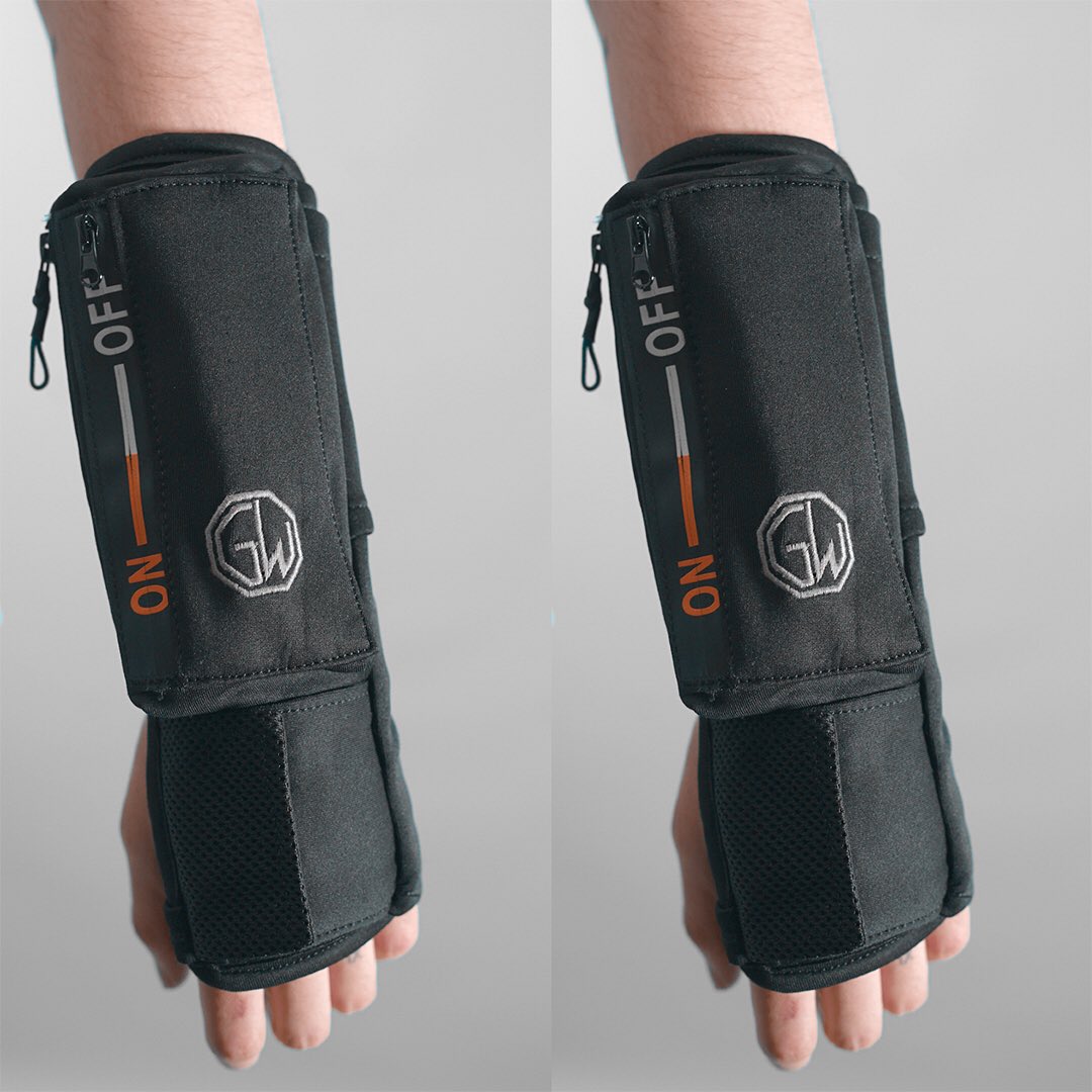 *Siyah su geçirmez kumaştan üretilmiştir.
*Ön yüzünde nakış işlemesi vardır.
*3 bölmeden oluşmaktadır, iç kapasitesi 30 litredir.
*Kapşon siyah iki iplik likralı kumaştan üretilmiştir.
rotaileshop.com