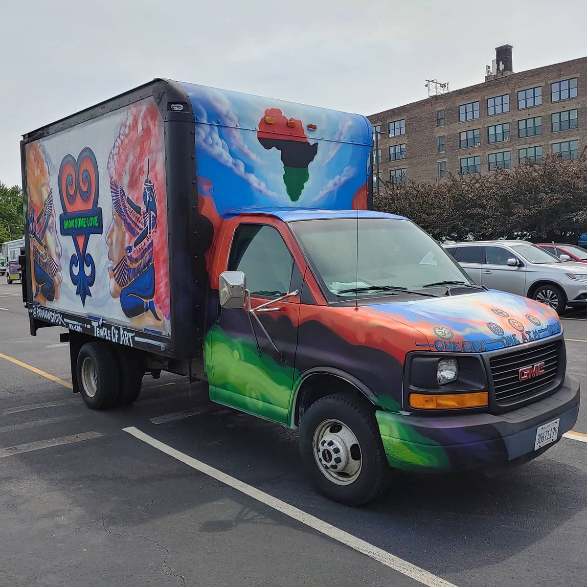 RahmaanStatik's tweet photo. Rahmaan Statik. Temple of Art. Spray paint on Box Truck . Mobile mural. Commissioned and collaborated with @medinatheartist #blackart365 #blackart #blackartist @kobrapaint #redblackandgreen #juneteenth #chicagopublicartgroup #chicagostreetart #chicagoartist #aerosolart https://t.co/O2AhEziOQh