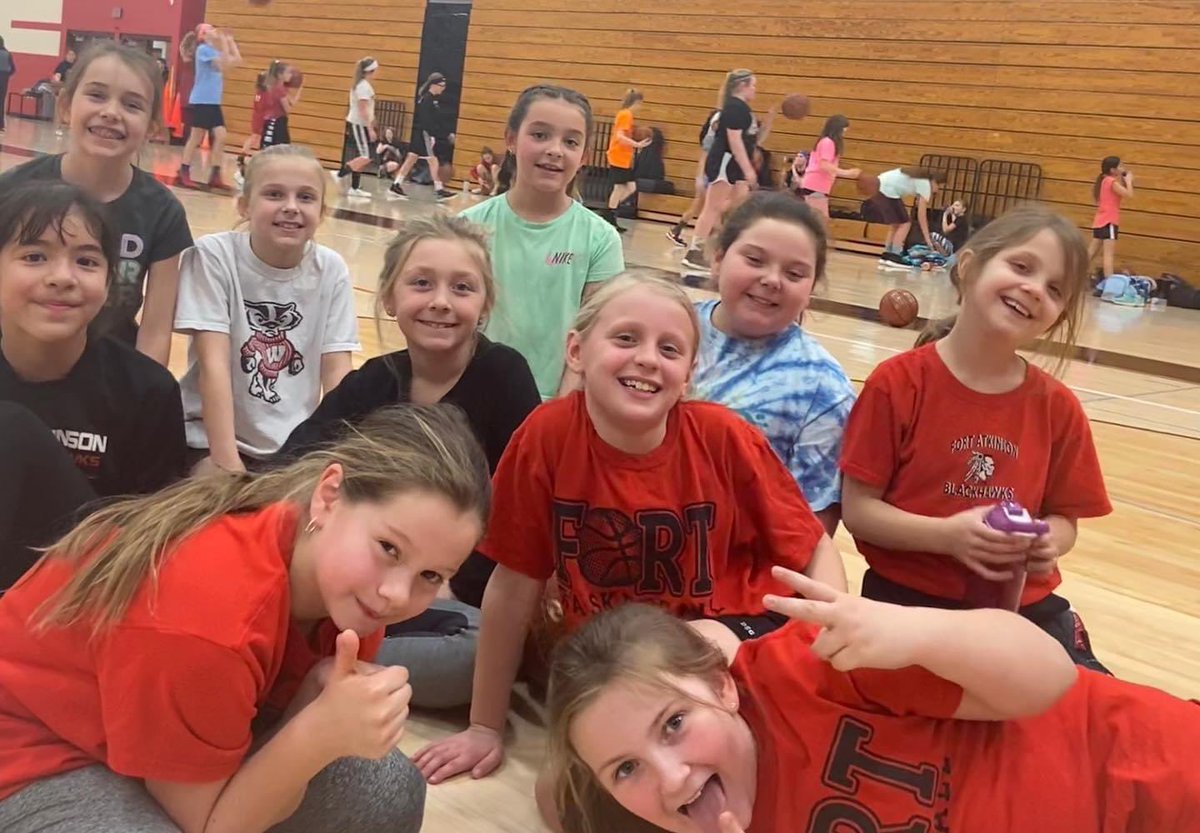 BlackhawksLady's tweet photo. For anyone coaching youth sports, let your love be louder than your opinions. We can’t wait to get back to our normal activities and see all of our players back together again. Summer Camp registration is open on our website.
#traditionstartshere #falbb #1fort #PTB https://t.co/LKpGPc46Ho