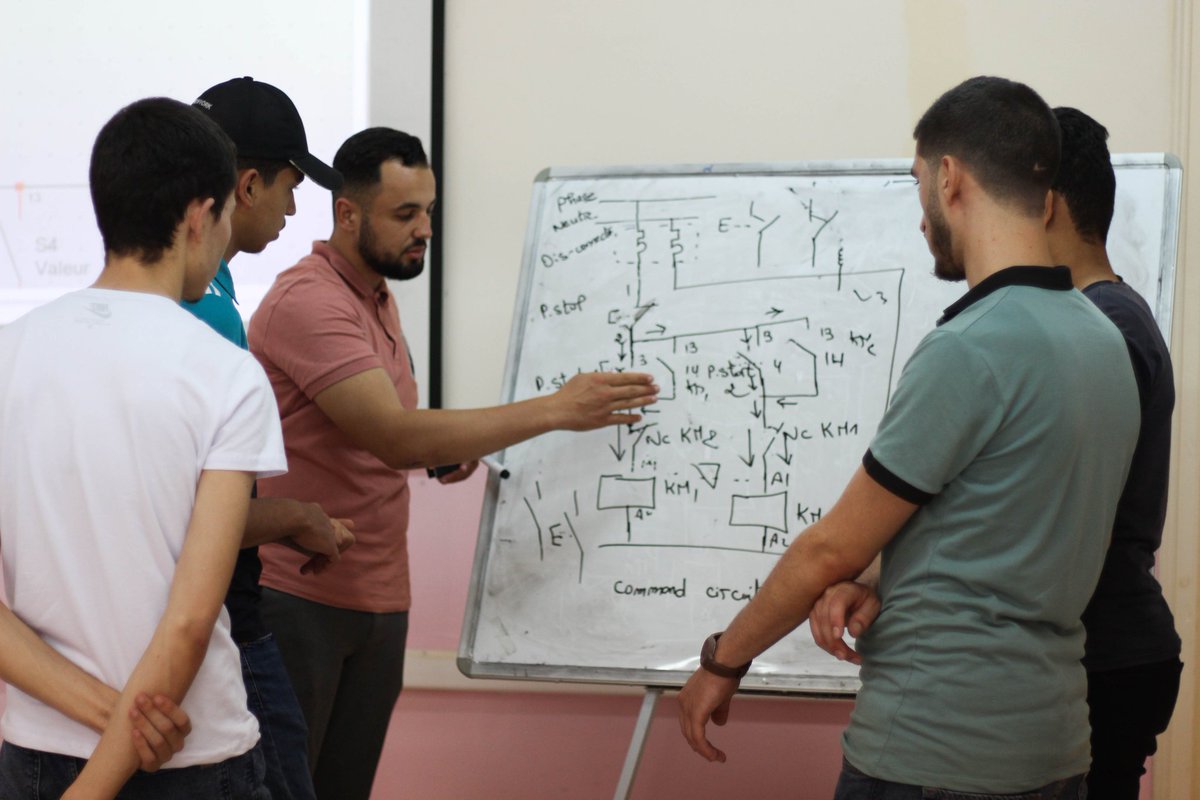 InelectronicsC's tweet photo. Another session of industrial electricity workshop 🔌was held today by our coaches,where the participants learned more about motors and water pumping systems.
We hope you enjoyed the session , waiting for you in the upcoming ones ✨ https://t.co/ouZpCKJiRo