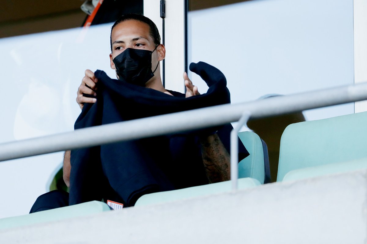 A special guest in the stands tonight 🧡

Good to see you <a href="/VirgilvDijk/">Virgil van Dijk</a> 

#WeTheWave #NEDSCO