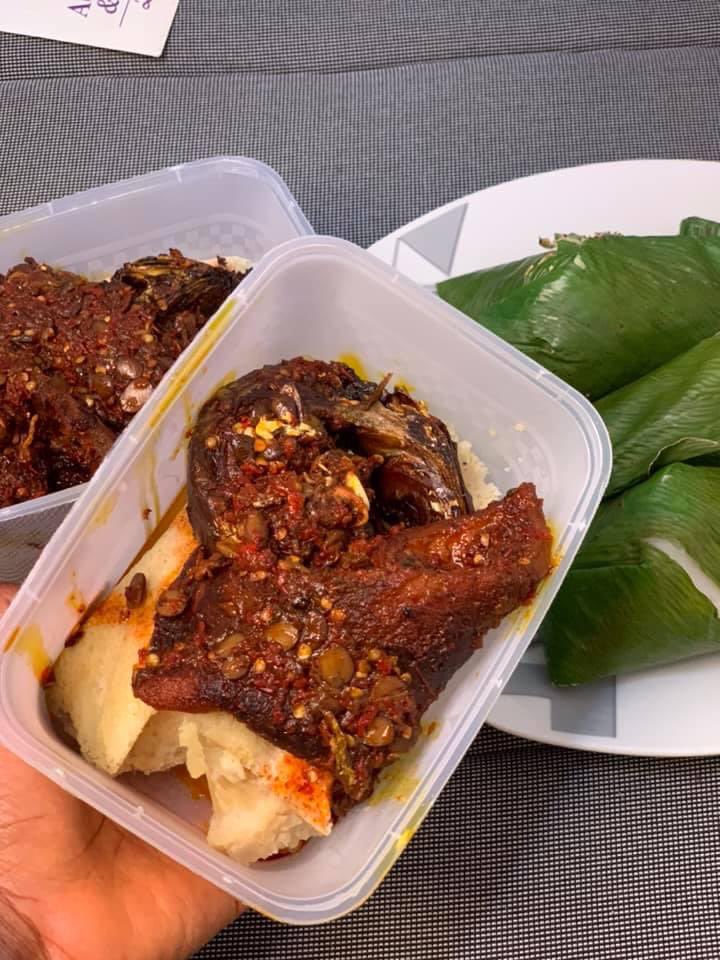 RasaqNaphysat's tweet photo. Hey guys! ANIKE OLOWO SIBI is taking for Ekuru against THURSDAY. You can place your order through this link https://t.co/BZQexnDS0t

Osogbo peeps!!! https://t.co/v1VOq0orKu