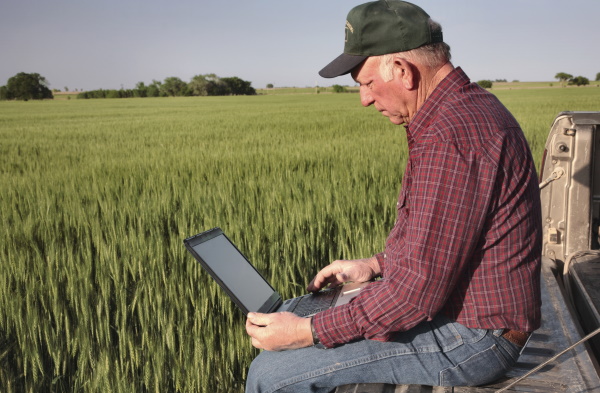 ViterraCanada's tweet photo. Online contracting from myViterra makes it easy to manage your business on your own time.

Log in to your account today to learn more about online contracts for Viterra bids, including market programs.

Keeping you connected in real-time. #thisismyViterra #cdnag #westcdnag https://t.co/x2XrxGJqC7