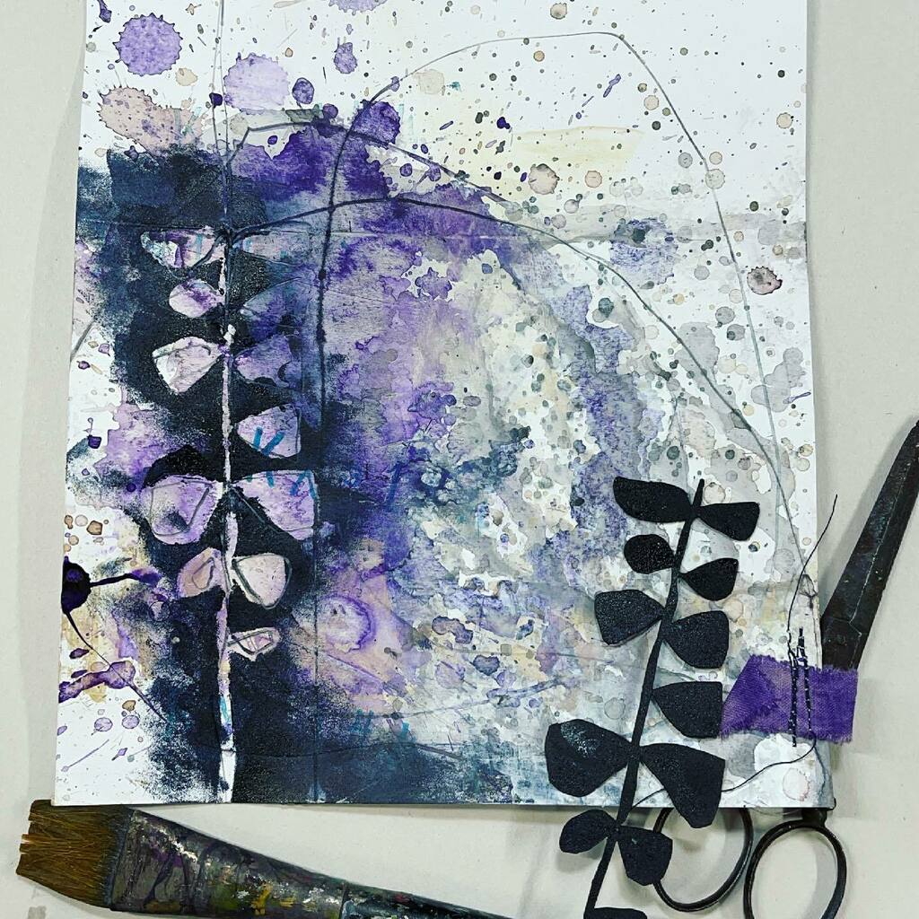 Making a few cards to send out.... 
.
Interested in the stencil? Link in my bio. 💜
.
#stencillove #makingcards #cardmaking #mixedmedia #mixedmediaartist #artist #purplelove #whatkristinmade #alteredstatesstudio #kristinpeterson #kristinpetersonart #c… instagr.am/p/CPoIWw6Ao0x/