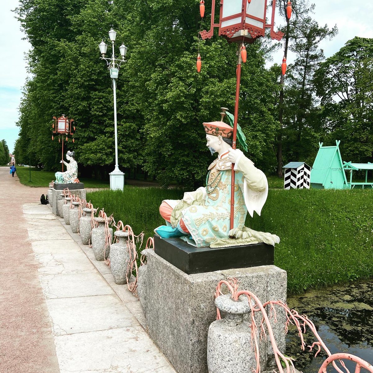 Chinese Bridge in Tsarskoe Selo. On our tour to Tsarskoe Selo we will definitely show you this bridge. #excursionspb #excursionspb #tourofpetersburg #petersburgtour #stpetersburgprivatetour