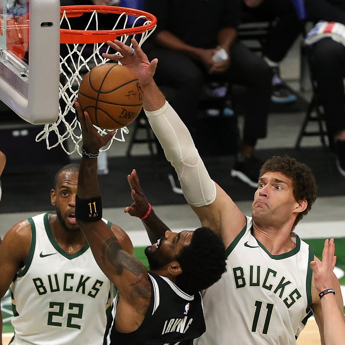 May player. Brook lopez bucks. milwaukee bucks в белой форме 2018. best players who play in milwaukee bucks.