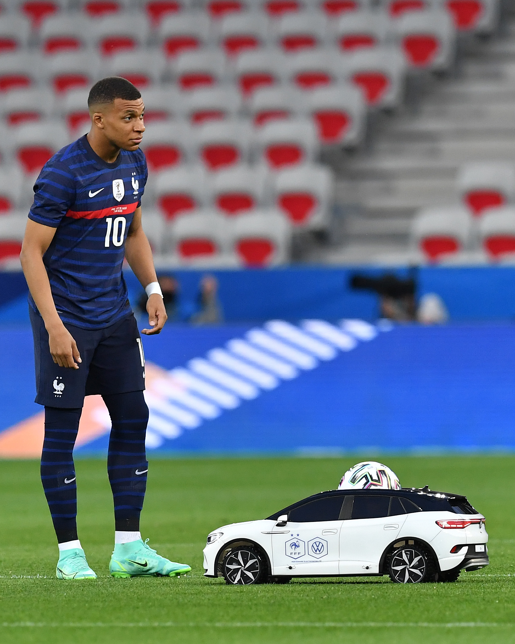 Goal Kylian Mbappe Is Tall Af T Co Yavco1uvrh Twitter