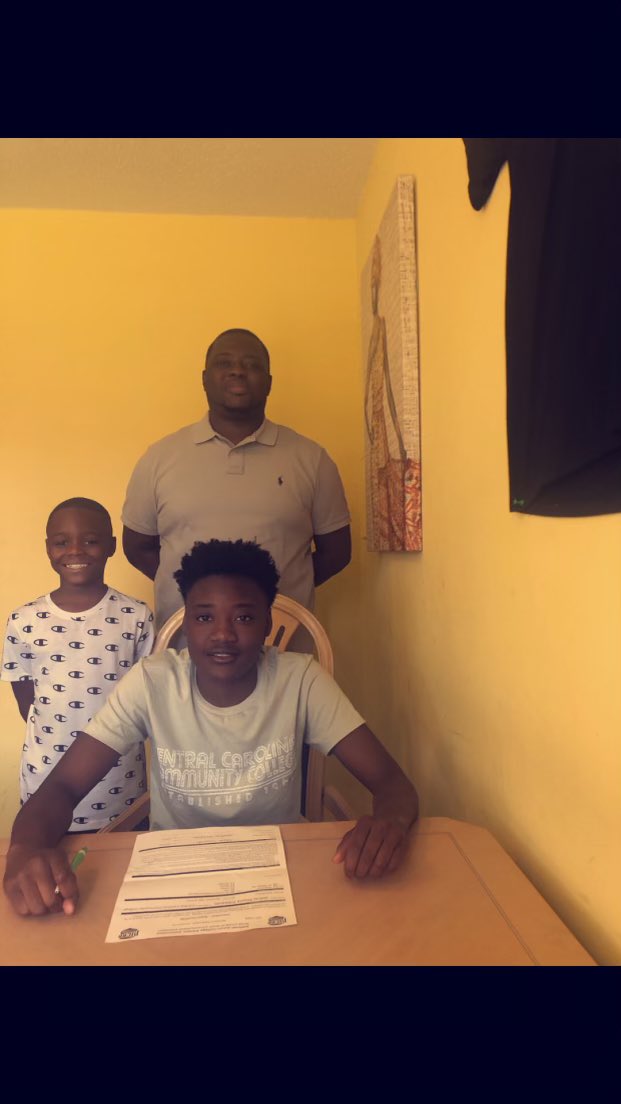 Help us welcome Jelicia Edward’s to Cougar Nation. Jelicia has signed her Letter of Intent to play basketball at CCCC next season! 

Go Cougars!!