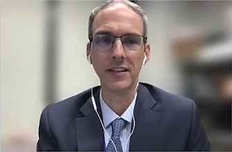 MedEdOTG's tweet photo. Aspirin dosing: what are the benefits and long-term effectiveness for ASCVD? Watch @schuyler_jones, @ADAPTABLEstudy lead investigator, cover his #ACC21 presentation in 6 minutes. #DukeHealth #accconference #cardiology https://t.co/cpVTnualeR https://t.co/mvZdekpiEJ