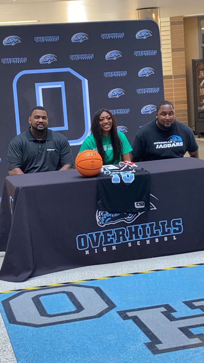 We have more signees for the women’s basketball program. Talaya Smith, Jordan Claborn, I’Reona Johnson and Arial Gamble have all signed their letters of Intent to play at CCCC next season. 

Welcome ladies!

Go Cougars!