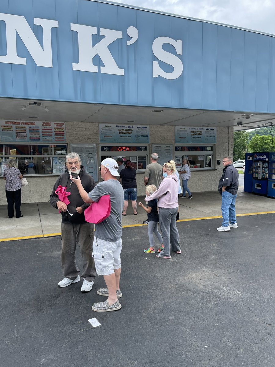 TMO is giving away free flurries today at Hanks in New Brighton. Sun isn’t out but we are bringing smiles with <a href="/DangerMulder/">Jeremy Danger Mulder</a> #STRMarketing #TMobileGoesLocal <a href="/Leenasays/">Leena</a> <a href="/MetroCharm22/">CMarquel</a> @MagentaAshley1 <a href="/labs_ky/">LABSKY</a> <a href="/DianeOddo/">Diane Oddo</a> <a href="/LindsBremer/">Lindsay</a> <a href="/CleveJaye/">JayeJaye</a>