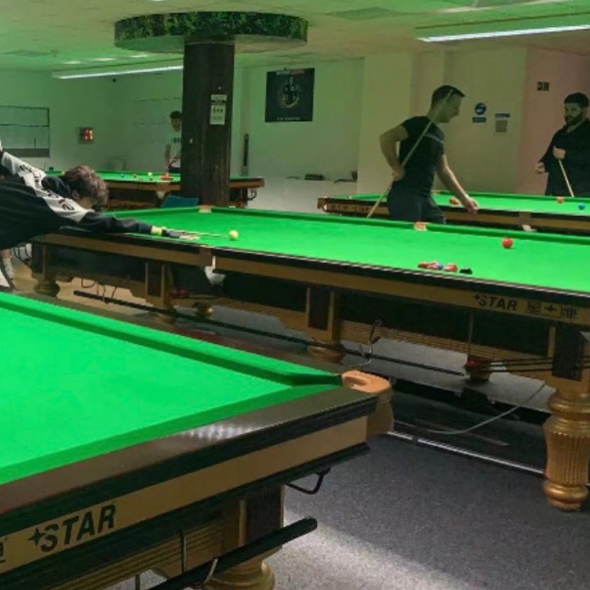 Vics_Snooker's tweet photo. Lots of activity here tonight, solo practice, match practice and coaching 👍🏻👍🏻👍🏻
#snooker #sheffield #sheffieldcitycentre #qschoolprep #snookercoaching #womeninsnooker #southyorkshire https://t.co/1jwZ20WIe6