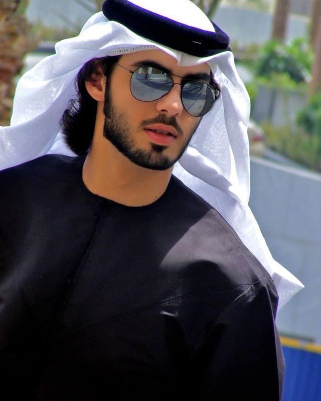 حتى تستمتع به.السعادة مثل القبلة. عليك تقاسمه 😎😉