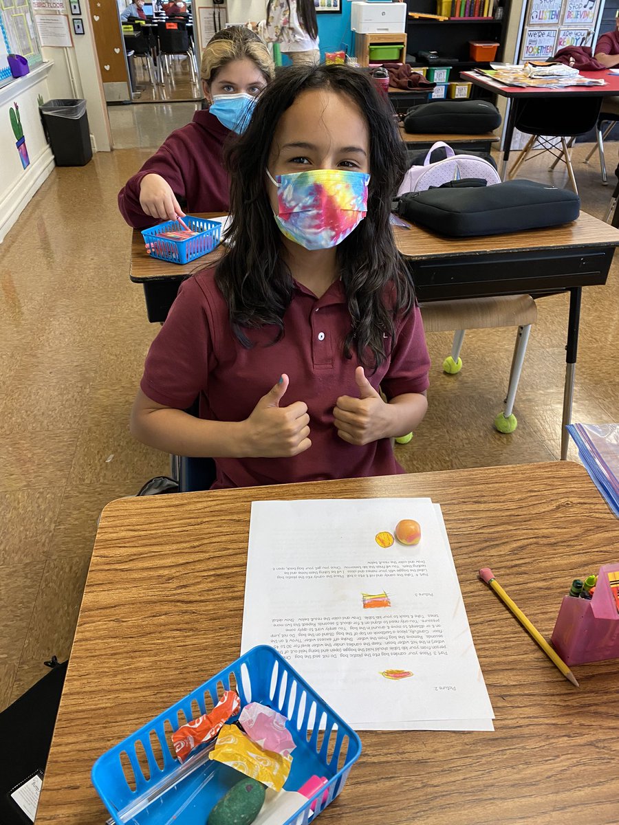 ClassPaparella's tweet photo. The Rock 🪨 Cyle can be difficult but not when @Starburst candies are involved. Today we turned our candies into a Sedimentary, Metamorphic, and Igneous rocks by using some heat and pressure. #scienceteacher #scienceROCKS #teachers 🌋 🪨 🏔 https://t.co/XL0BJPKGk3