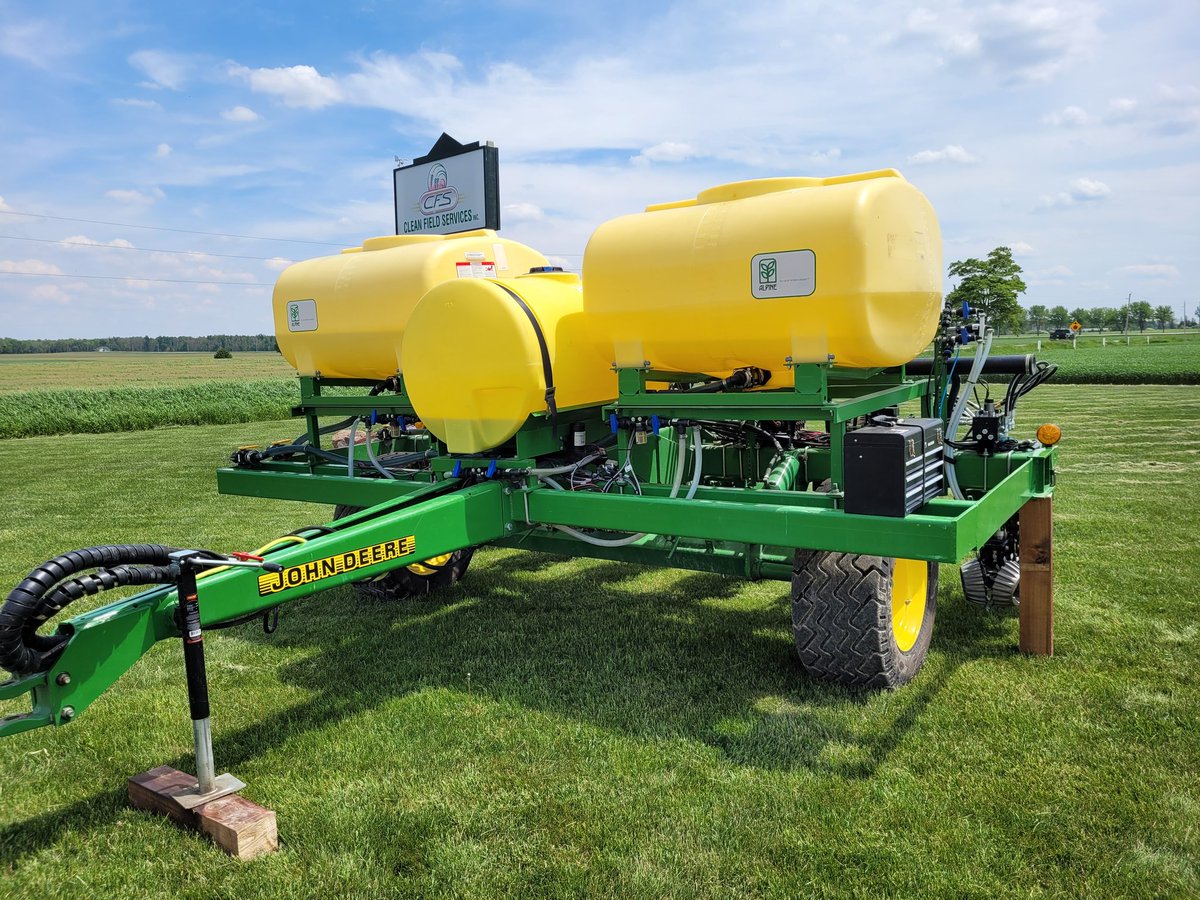 Super morning in fields with <a href="/FreyTodd/">Todd Frey</a> <a href="/MrJPJ_/">MrJPJ</a> <a href="/cleanfieldsvc/">CFS</a> checking out <a href="/alpinepfl/">ALPINE</a> K-Tech priducts applied through exciting <a href="/PrecisionPlant/">Precision Planting</a> placement methods.    #4R #ontag