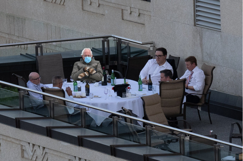 GiantBlueRing's tweet image. Party at Sky Palace...!