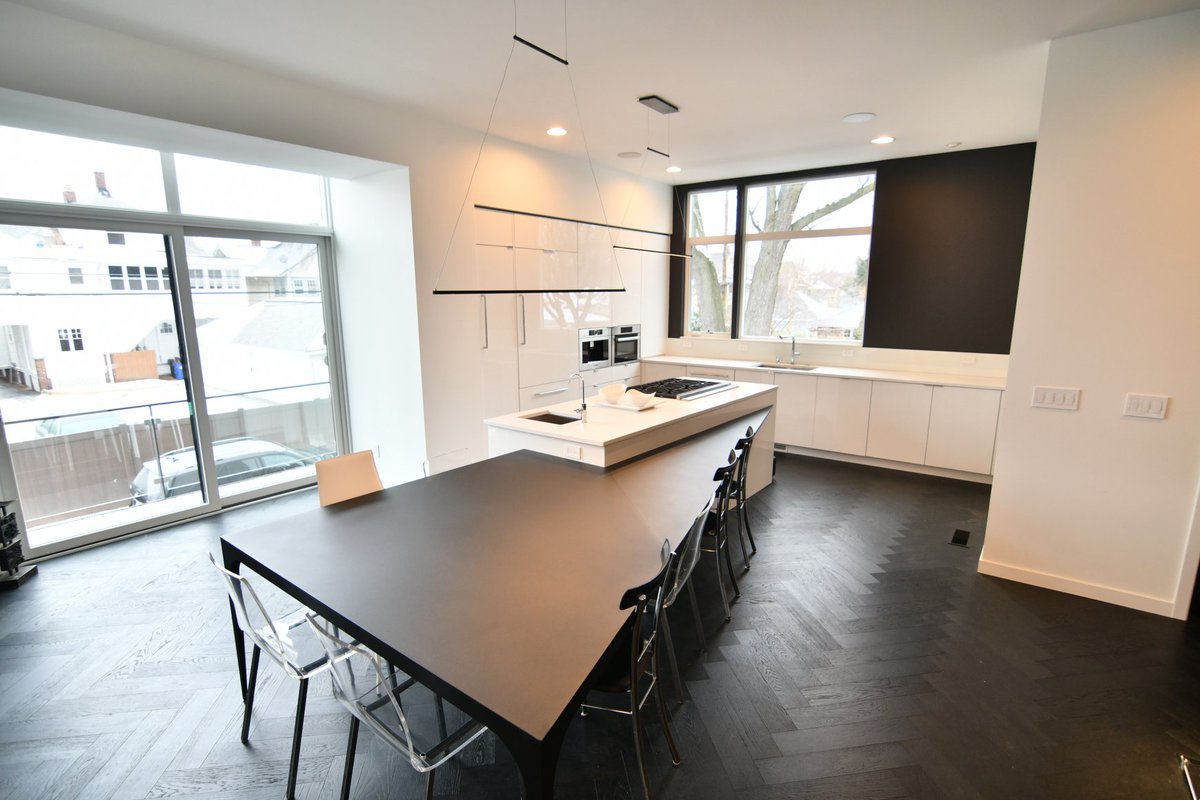 A kitchen is the gathering place of a home. Brickhaus designs kitchens of the ultimate combination: usability, refinement, and glamour.

High-end appliances, sleek finishes and open floor plans make hosting a dream.

#luxuryliving #brickhauspartners #homeiswheretheheartis