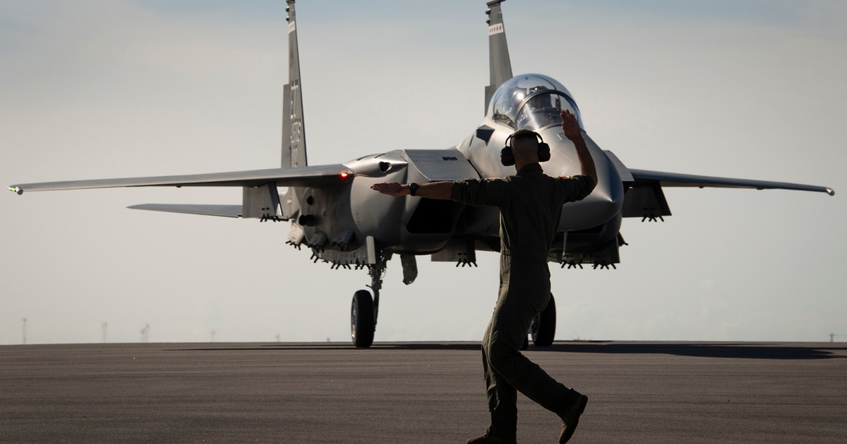MilitaryTimes's tweet photo. The Air Force's biggest unfunded priority is to buy 12 more F-15EX aircraft, but no F-35s.
https://t.co/YRtzozAkAq https://t.co/izU26xFmZQ