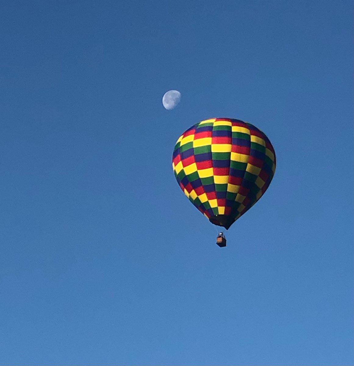 A hot air balloon flew over my house yesterday, and as much as I enjoy watching a hot air balloon on the rise, I hate to see my clients' tax bills on the rise. Make sure to read about changes to the child tax credit so your 2021 tax bill isn't a surprise: elm3financial.com/changes-to-the…