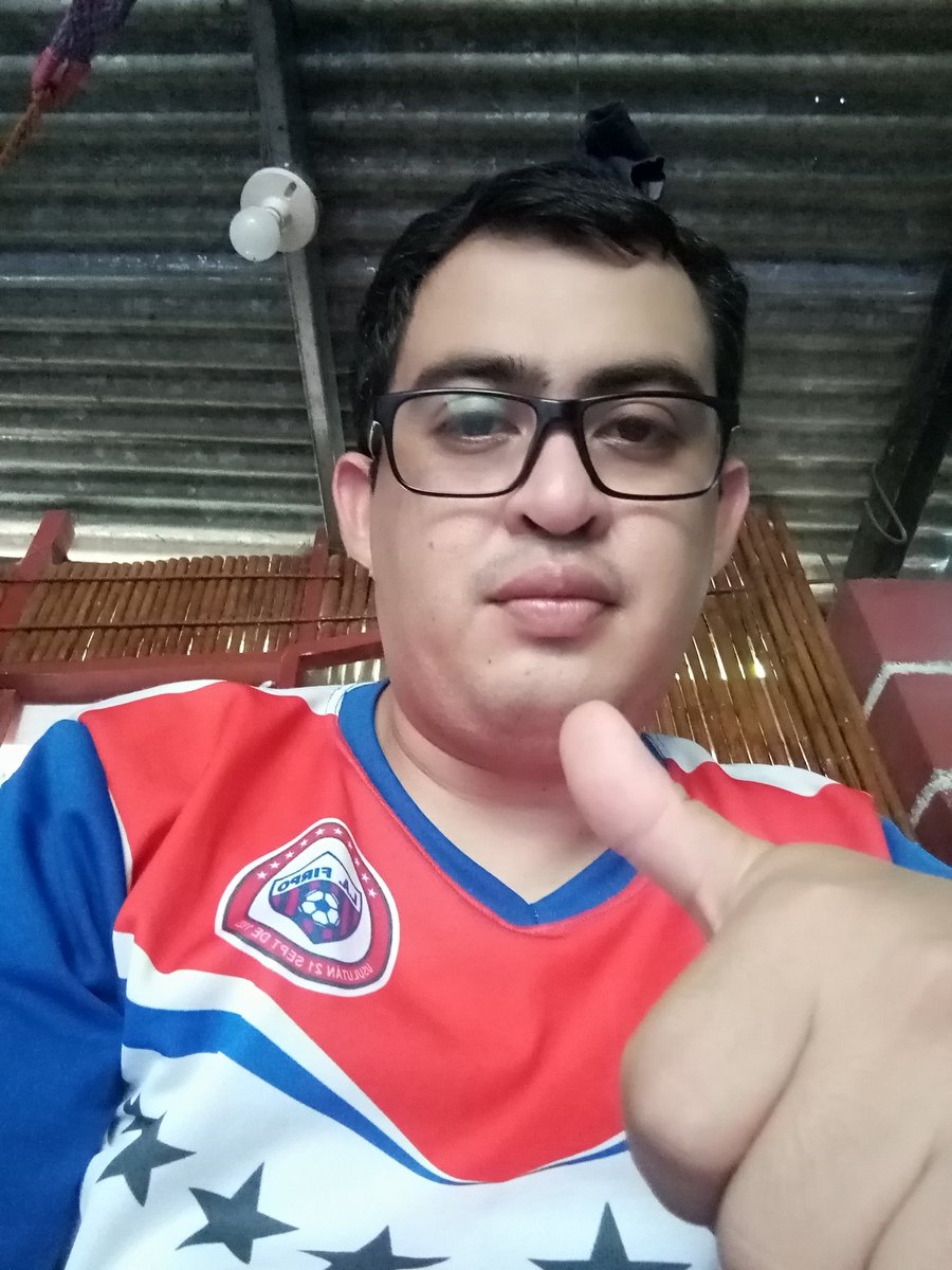 adoguillen's tweet photo. @PamperaFilosofa Desde los planes apoyando al mejor de todos Luis Ángel Firpo 🔴🔵⚪ esos colores se llevan en el corazón 💓 desde la cuna vamos con todo @PamperaFilosofa https://t.co/o7gEFgcfBY