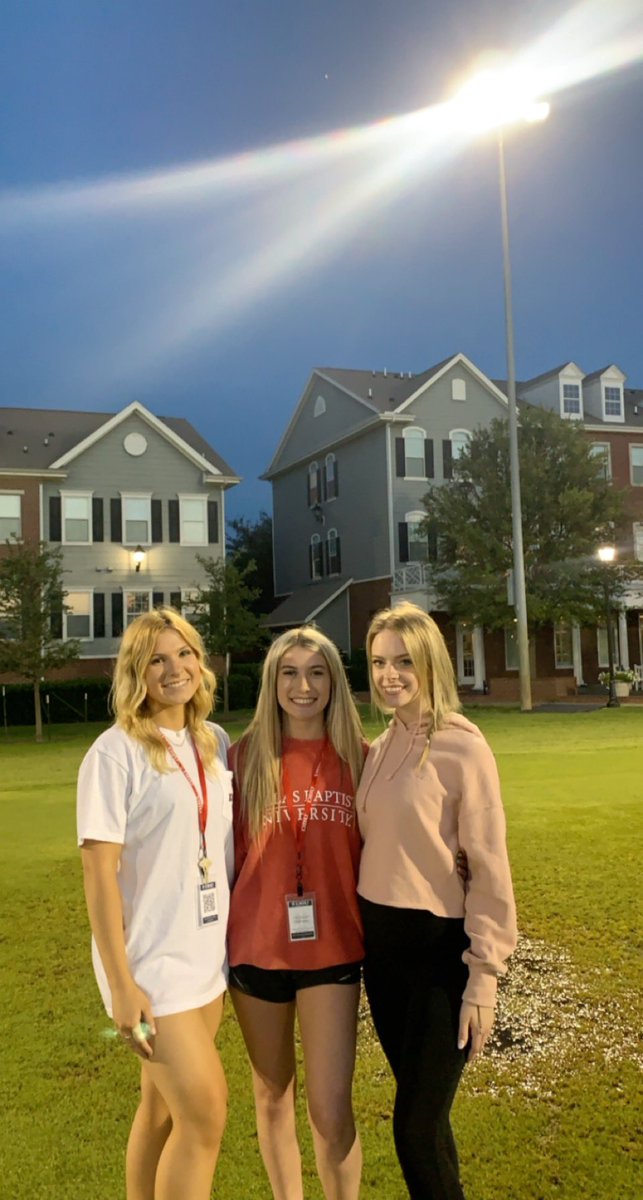 cheyenneh46's tweet photo. being at the best school and already meeting the best people is where i want to be! go patriots! ❤️🤍💙 https://t.co/65Dhwtodok