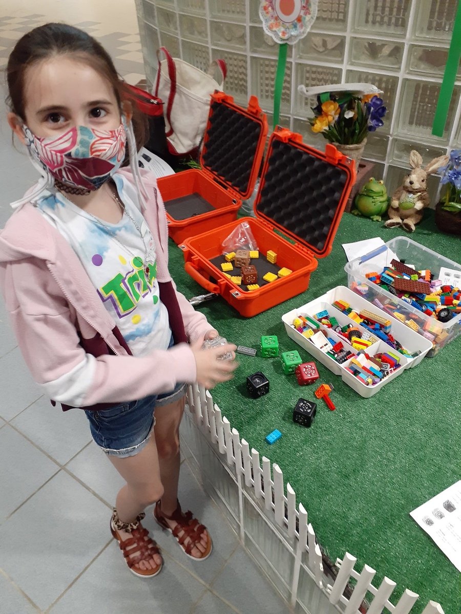 PCS_Elementary's tweet photo. Our elementary students in 3rd-5th grade participated in their first ever STEAM day, Science, Technology, Engineering, Art, and Math. The students worked on some great skills such as problem solving, collaborating, reasoning, math, coding, and much more.  #GVEP https://t.co/mjwJZA4Kkc