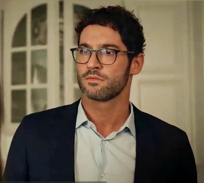 Tom Ellis caracterizado assim é minha religião