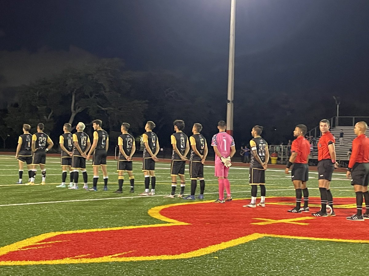 Teams are lined up and ready to go in the #PASLSoccer semifinal