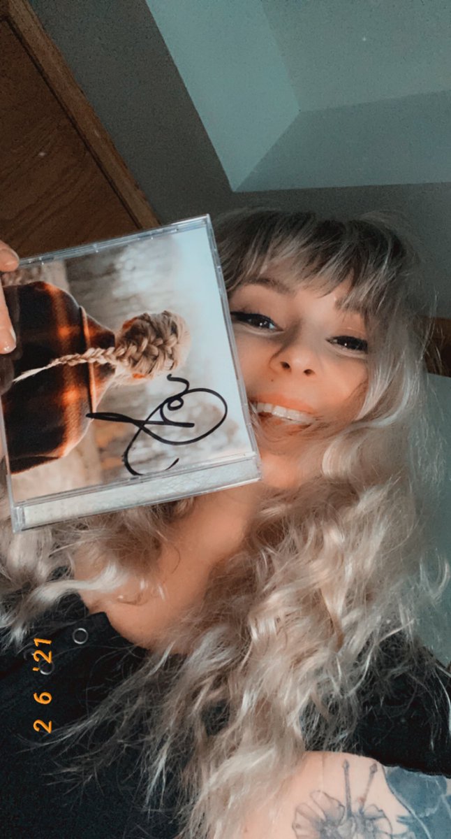 EliGoldsworthys's tweet photo. @taylorswift13 Honestly so thankful that you blessed us with right where you left me, and I’m 23 inside a fantasy that someday, just maybe you’ll notice me 💕🥰✨ I love you #evermorealbumVinyl https://t.co/Z0fXCZN8yj