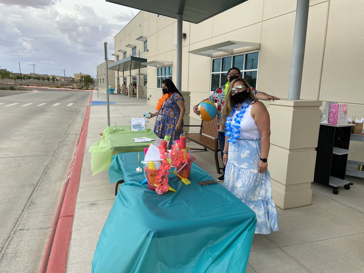 CTrails_ES's tweet photo. We say Aloha to our 5th grade scholars moving onto Puentes MS.  We are proud of you and wish you all the best. Continue to Rise and Shine DBacks! #TeamSISD #CTE1school1❤️ https://t.co/krwhZVIt5L
