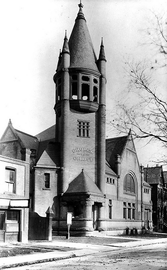 The Cecil Community Centre's building has a rich history reflective of the neighbourhood around it. Built in 1890 by architects Knox and Elliott, it was originally a church for the Protestant congregation of the Church of Christ.