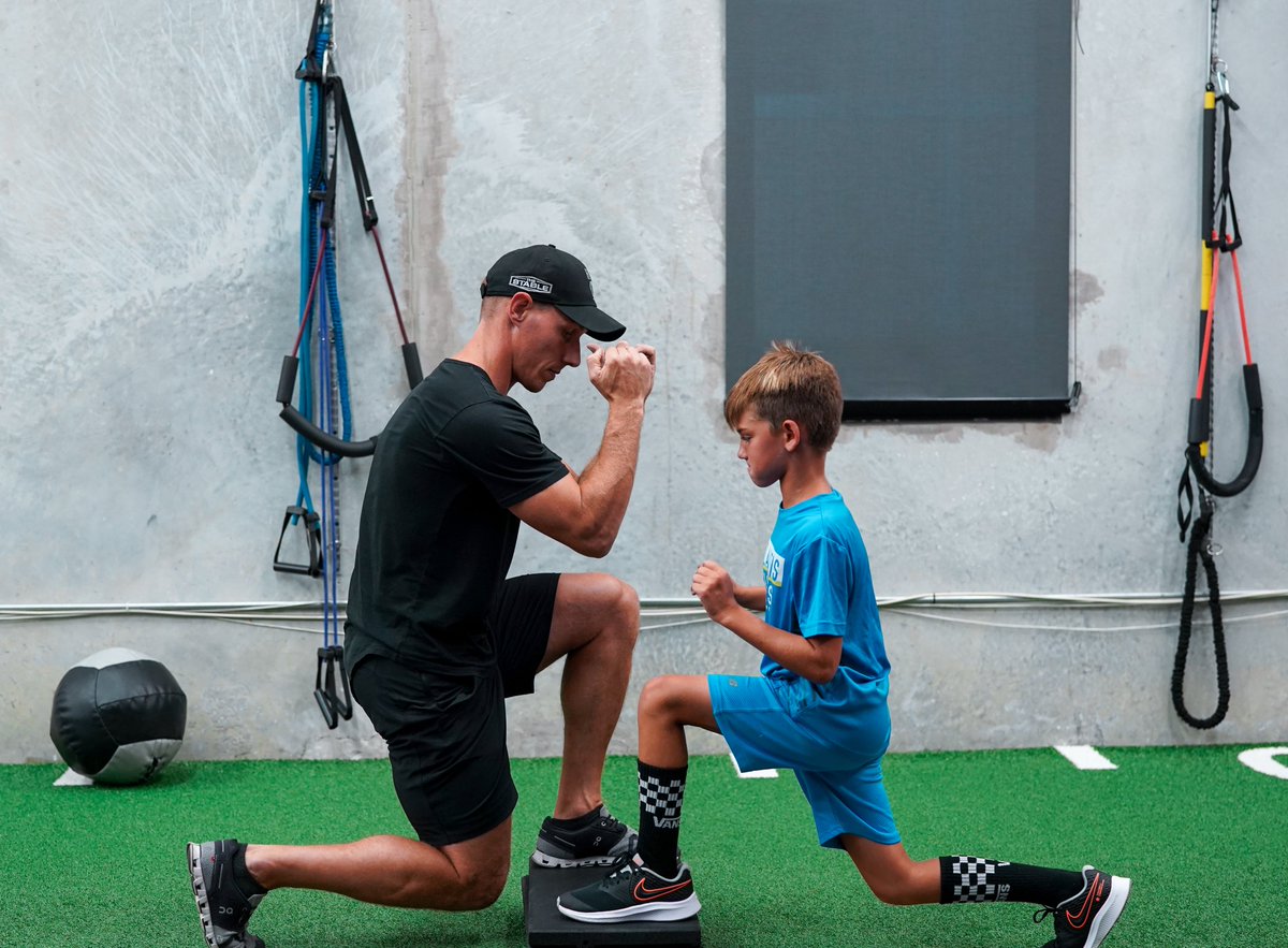 HitItGreat1's tweet photo. While we try to avoid overloading them, it's still important for junior players to build up their hip strength. Without hip strength, they can't develop the balance they need to create that speed and velocity in their golf swing. https://t.co/J3qyBM8vqf