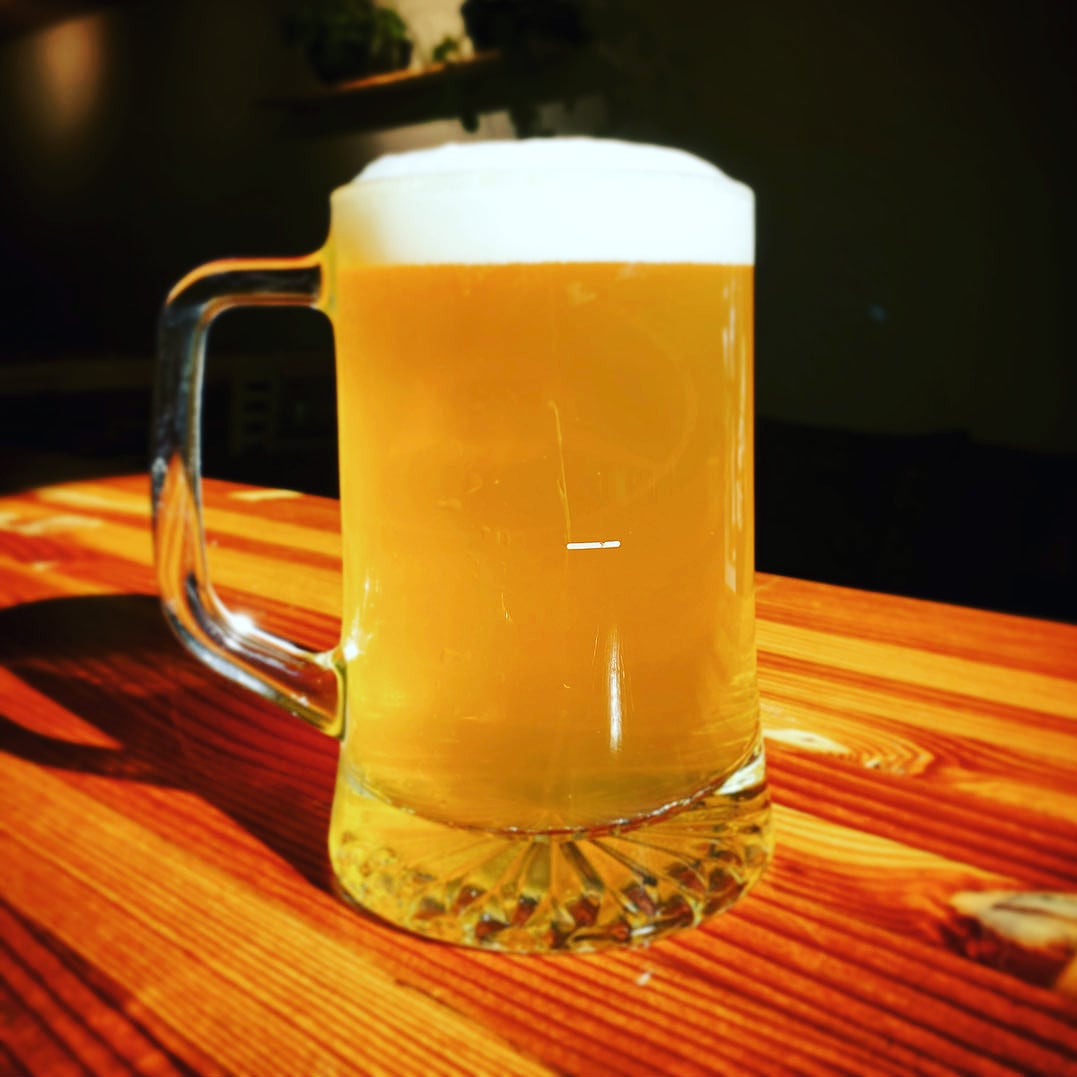 It's almost 90° out, but we have nice, cold beer to quench your thirst! 🍺
(P.S. a/c)