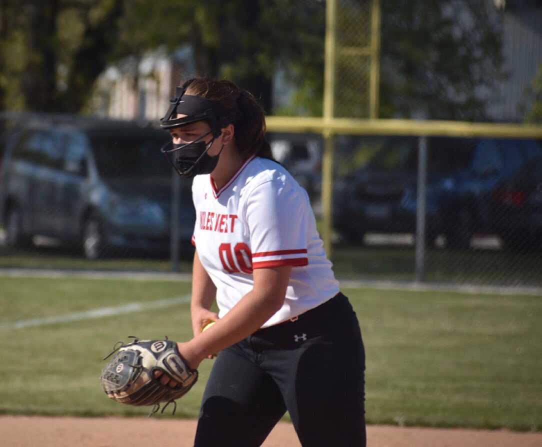 NW_Wolves_SB's tweet image. A no-hitter. 18 strikeouts. Home run. Regional win. Kira Hoffman led us to a 2-0 win over Glenbrook North in the first round of regionals! Great job, ladies! And now it’s back to work! 💪🏻 🐾#regionalwin #nohitter #wolvessoftball